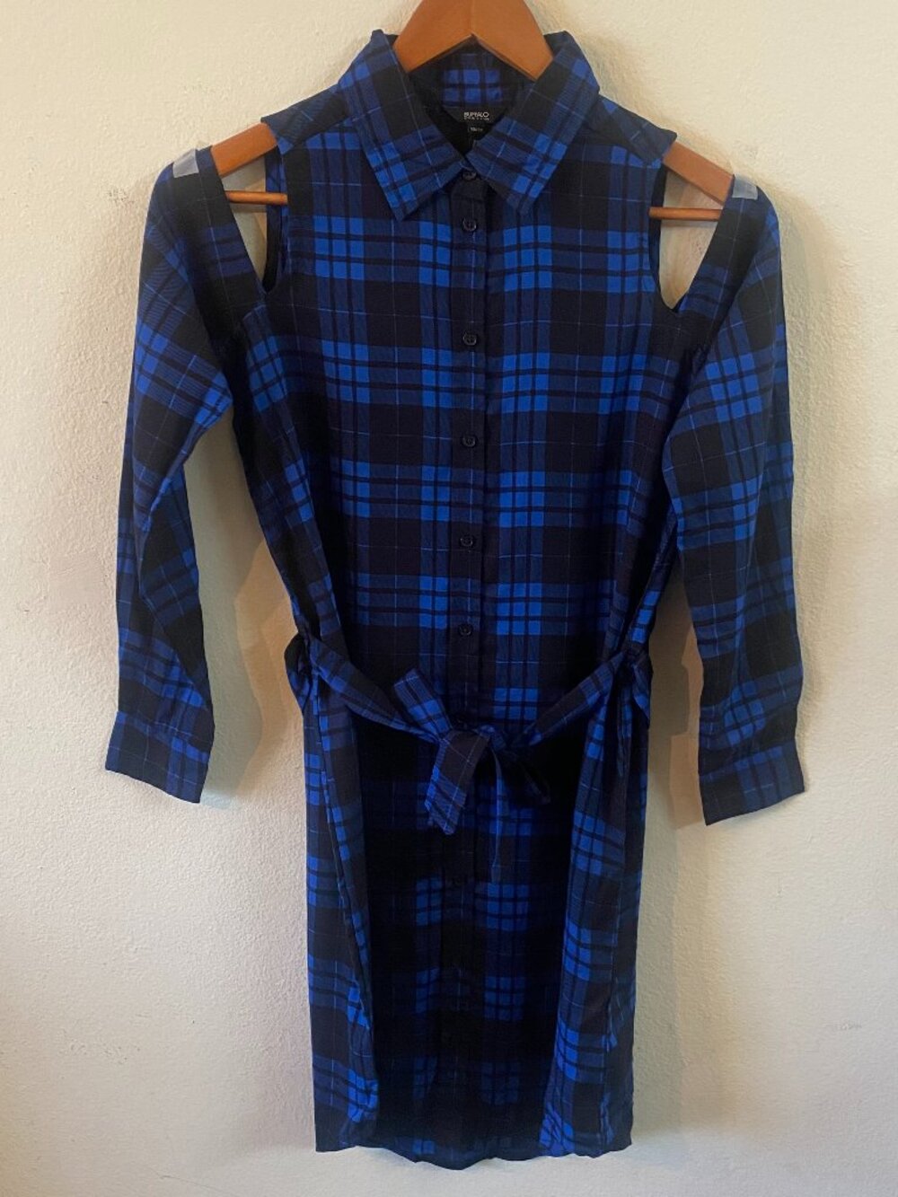 BUFFALO DAVID BITTON XS BLUE & BLACK COLD-SHOULDER PLAID SHIRT DRESS